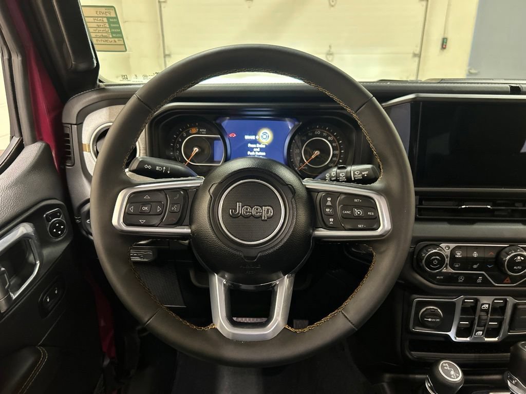 Used 2024 Jeep Wrangler Unlimited Sahara AWD/4WD image 16