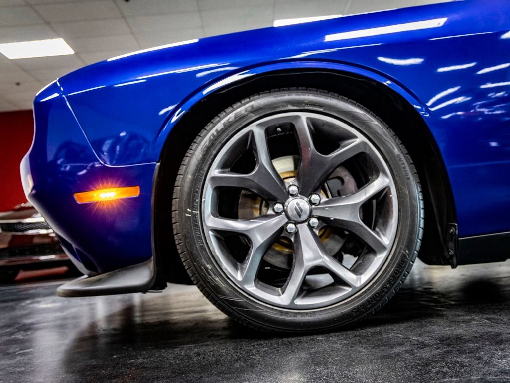 Used 2019 Dodge Challenger R/T RWD image 12