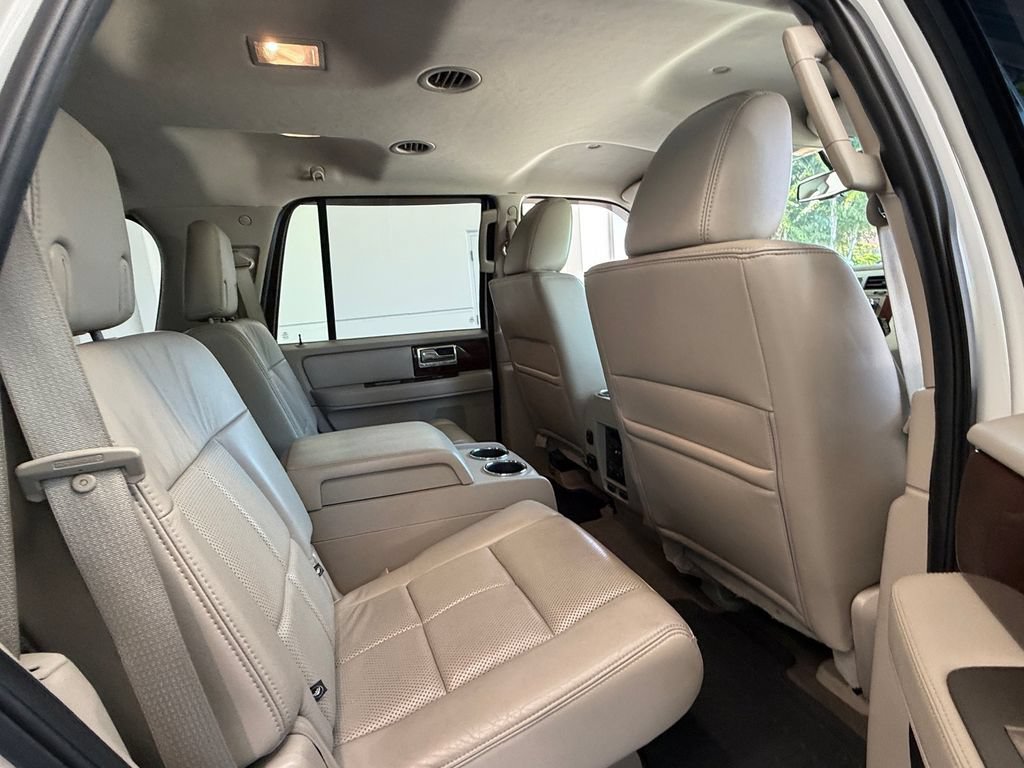 Used 2012 Lincoln Navigator 2WD w/ Monochrome Appearance Pkg image 18