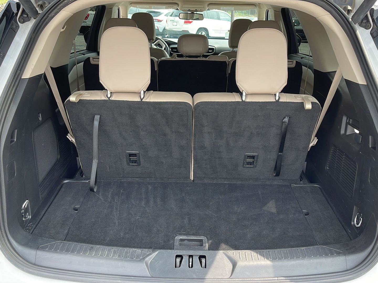 Used 2023 Ford Explorer Limited image 7