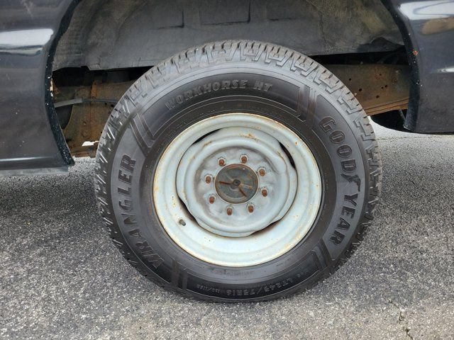 Used 2006 Ford E-350 and Econoline 350 Extended Super Duty RWD image 16