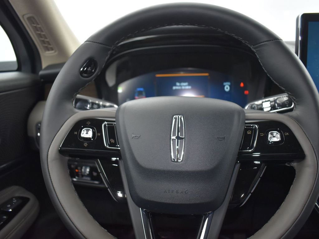 New 2025 Lincoln Corsair Reserve image 12