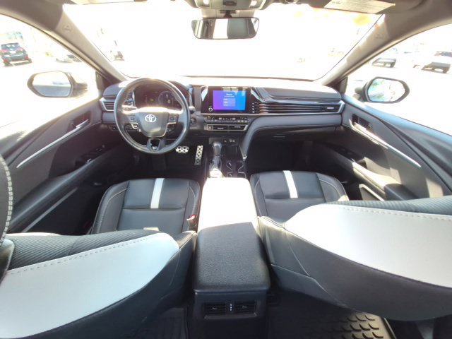 Used 2025 Toyota Camry SE w/ Convenience Package FWD image 17