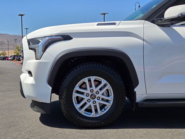 Used 2024 Toyota Sequoia SR5 w/ SR5 Premium Package AWD/4WD image 9