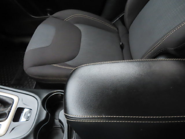 Used 2016 Jeep Cherokee Latitude w/ Comfort/Convenience Group AWD/4WD image 39