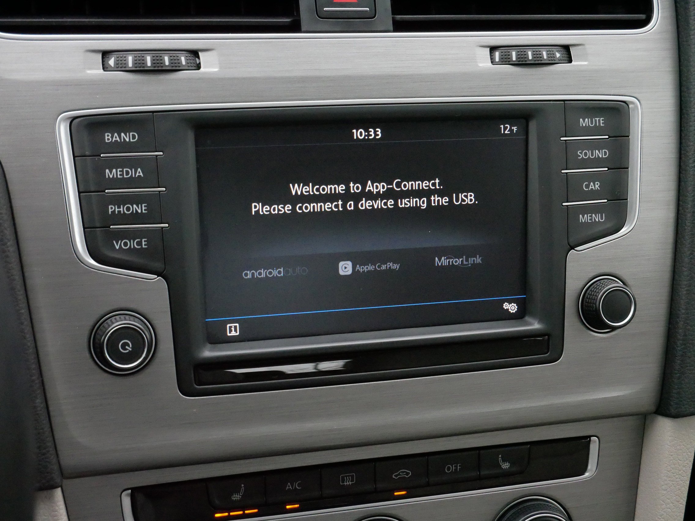 Used 2017 Volkswagen Golf Wolfsburg Edition image 22