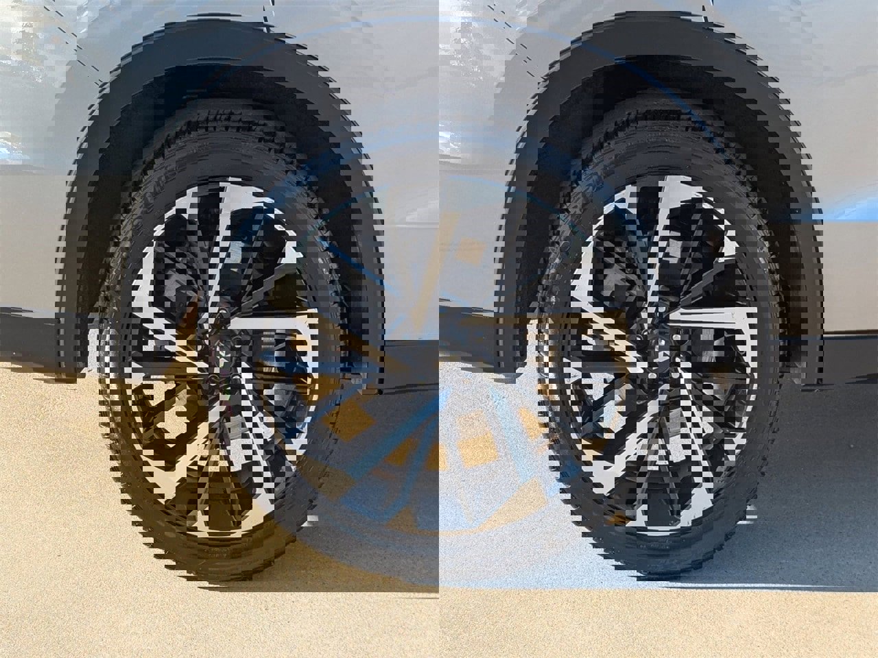 Used 2024 Mitsubishi Outlander AWD image 7