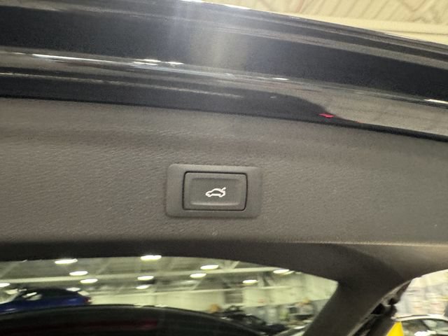 Certified 2025 Audi Q3 2.0T Premium AWD/4WD image 36