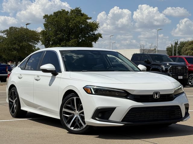Used 2022 Honda Civic Touring image 2