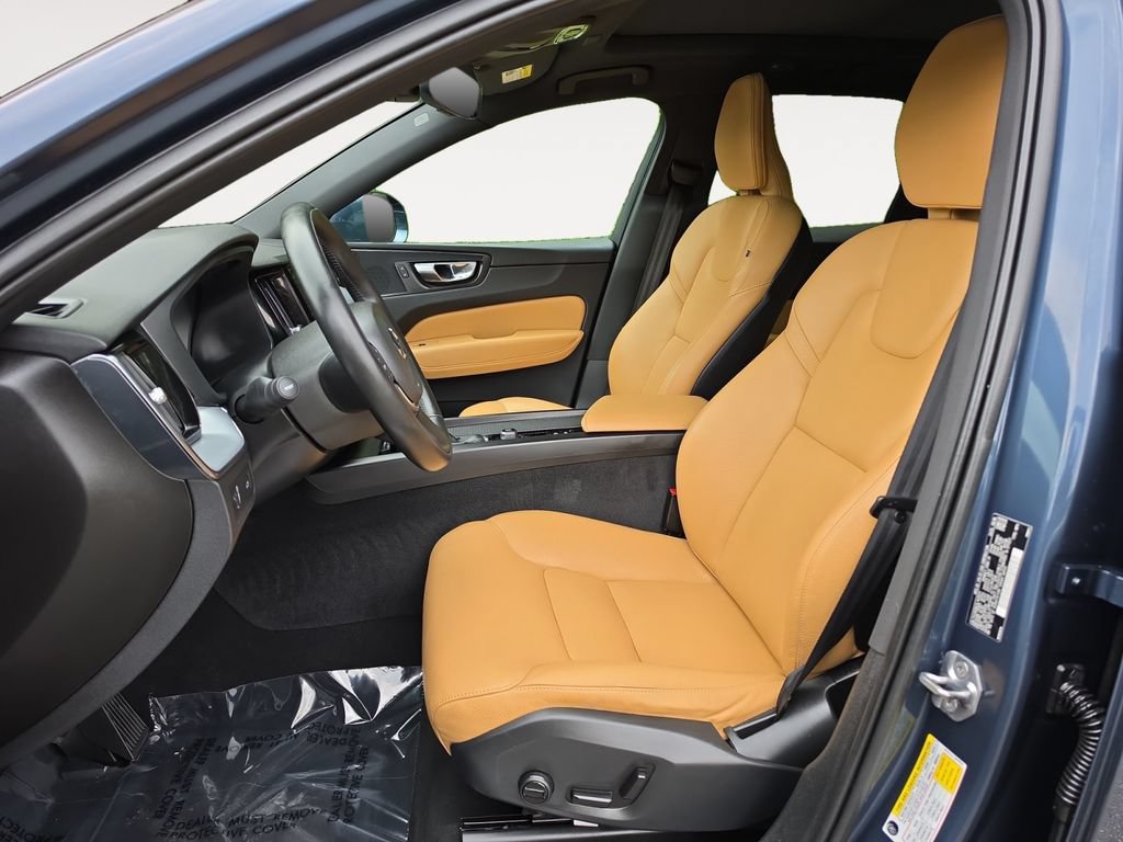 Used 2020 Volvo XC60 T5 Momentum AWD/4WD image 9