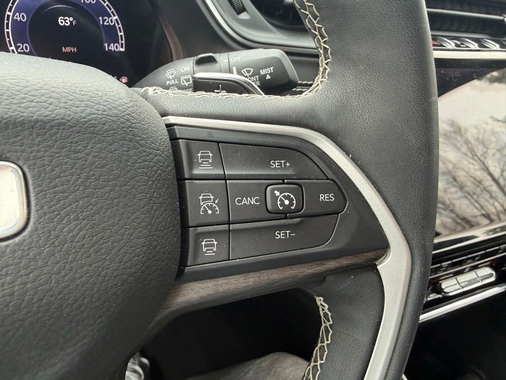 Used 2023 Jeep Grand Cherokee L Limited image 19