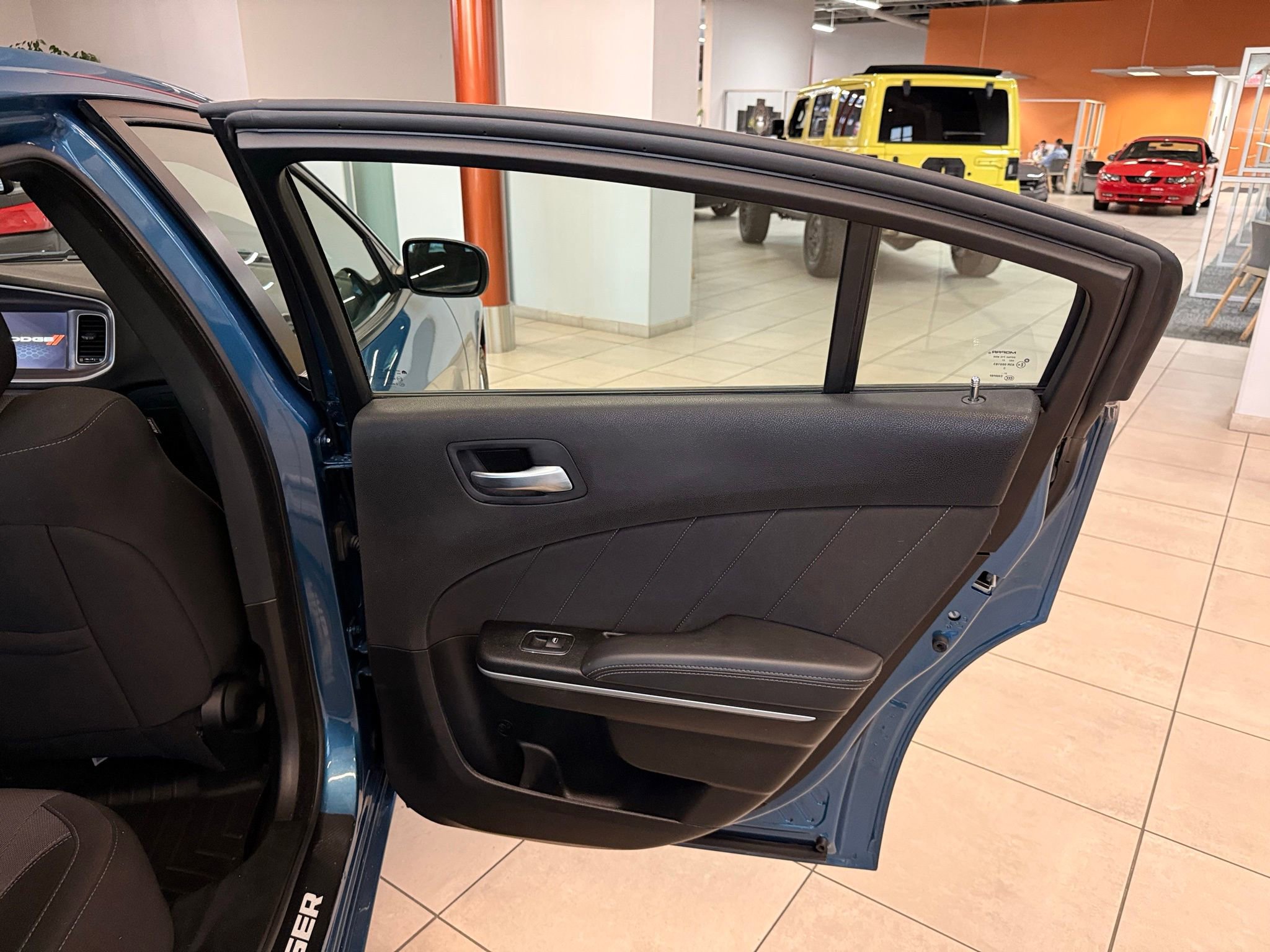 Used 2022 Dodge Charger SXT w/ Navigation & Travel Group image 22