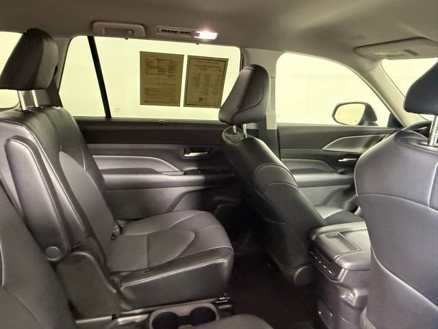 Used 2024 Toyota Grand Highlander XLE AWD/4WD image 41