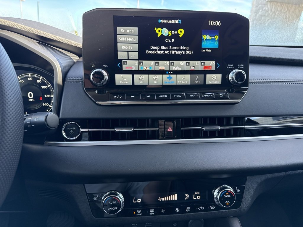 New 2025 Mitsubishi Outlander SE image 16