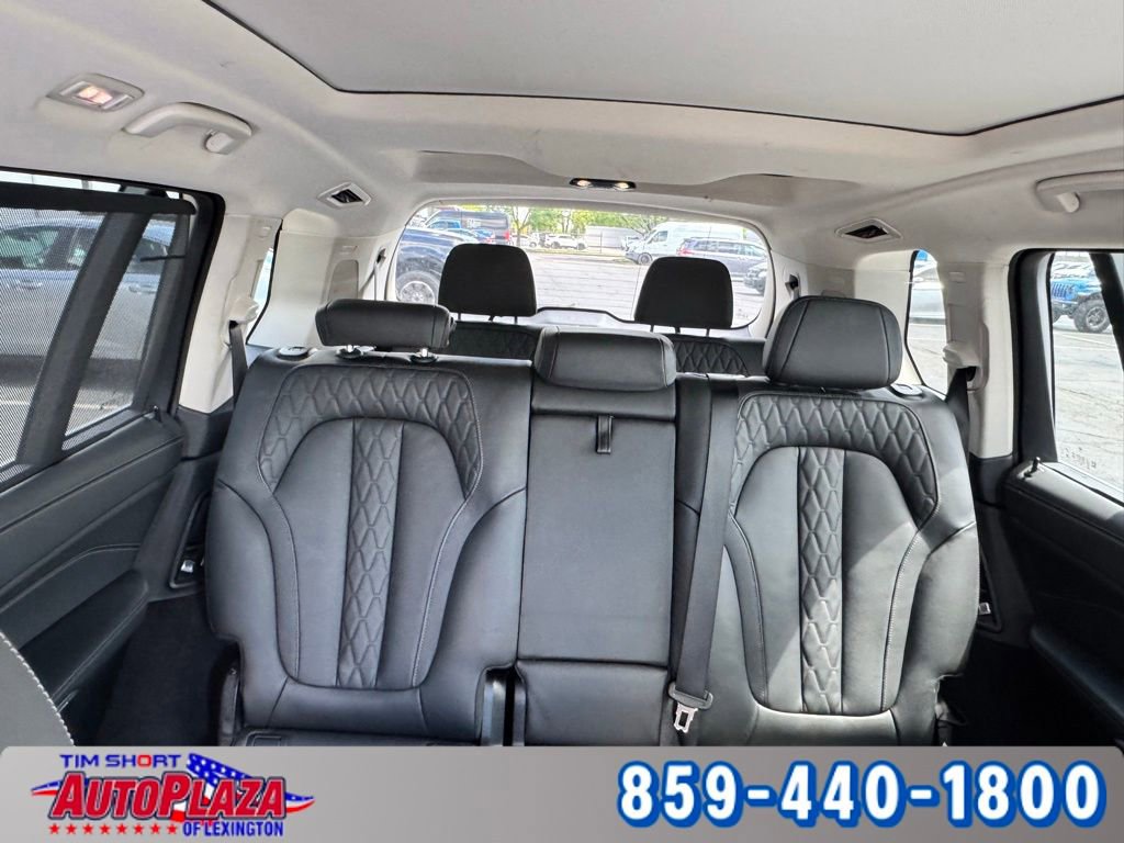 Used 2025 BMW X7 xDrive40i AWD/4WD image 60