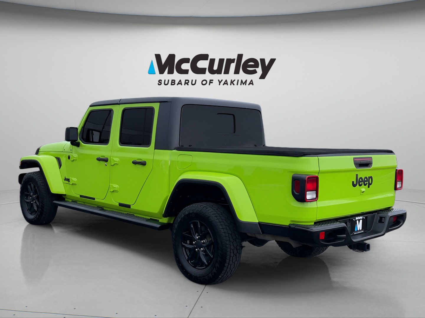Used 2021 Jeep Gladiator Sport image 3