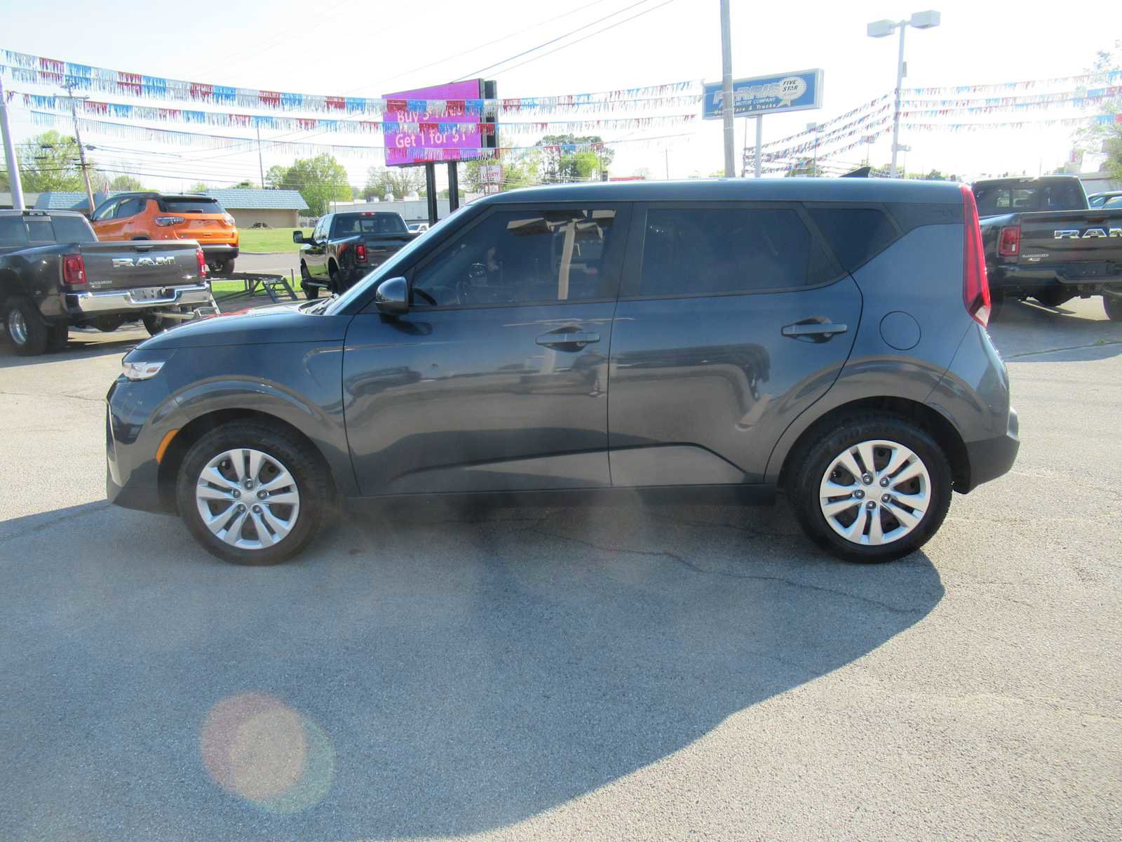 Used 2020 Kia Soul LX image 2