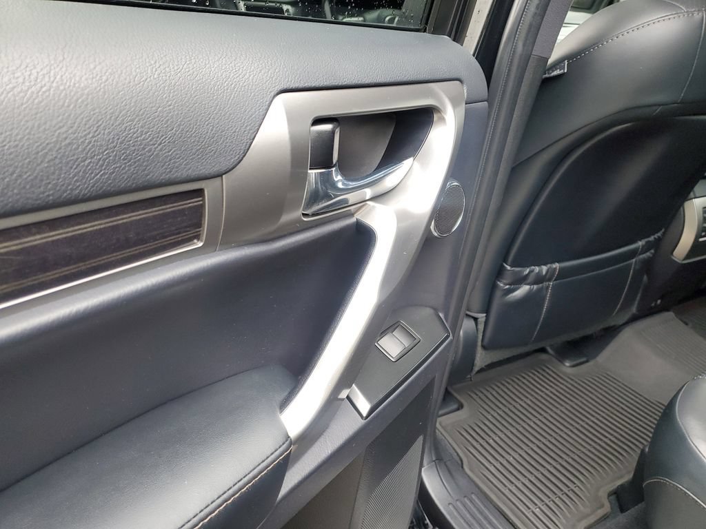 Used 2023 Lexus GX 460 Luxury w/ Accessory Package AWD/4WD image 9