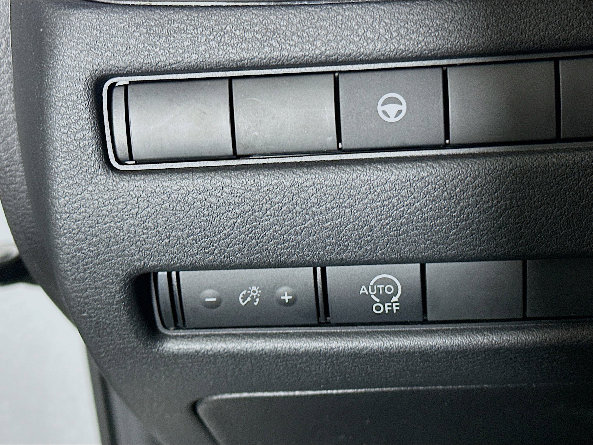Used 2023 Nissan Rogue SV image 17
