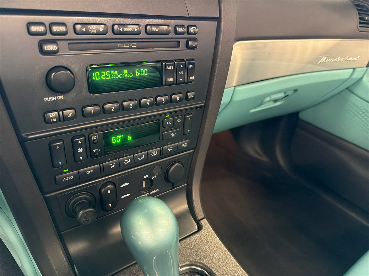 Used 2002 Ford Thunderbird Deluxe image 22