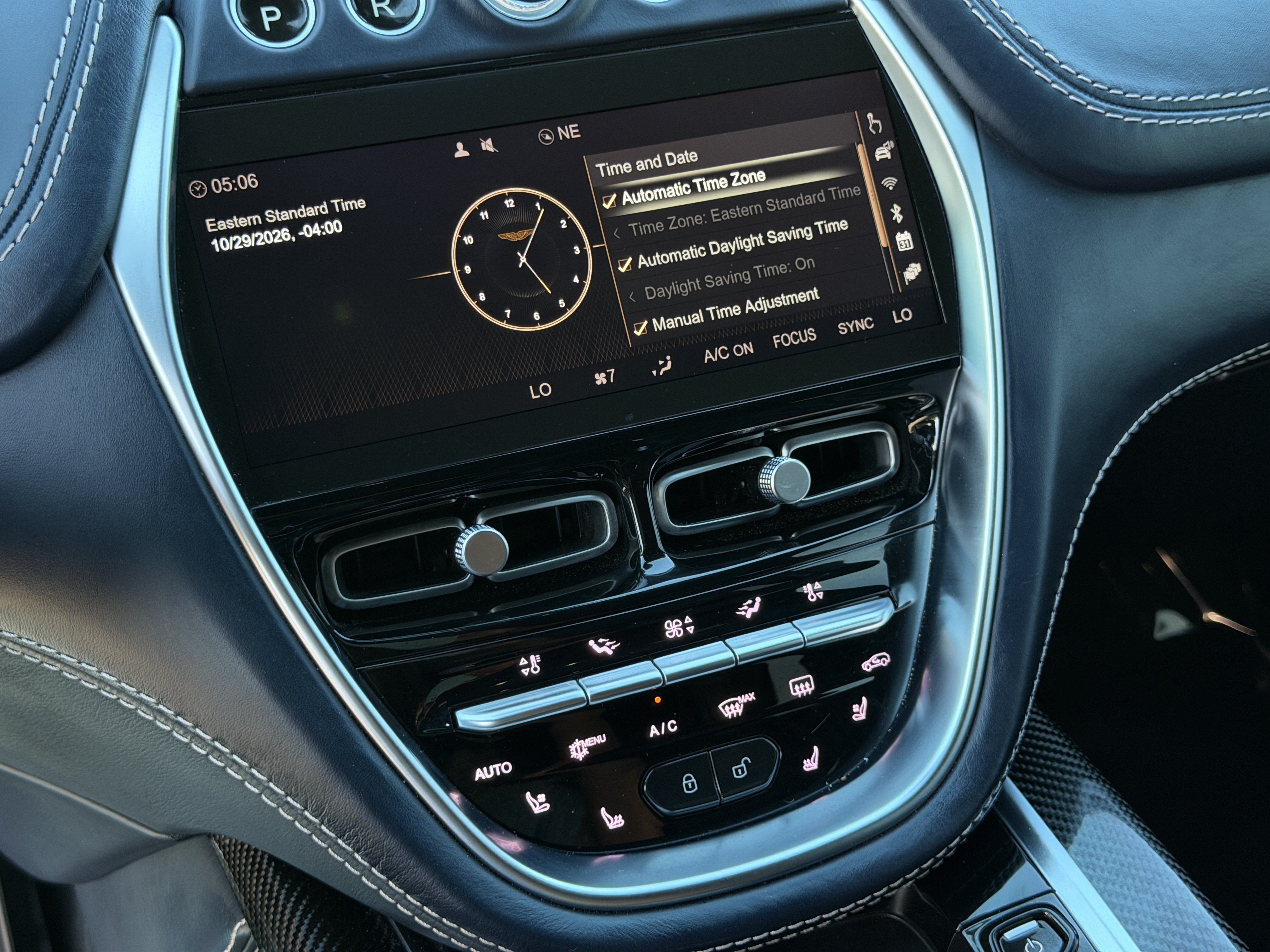 Used 2021 Aston Martin DBX AWD/4WD image 26