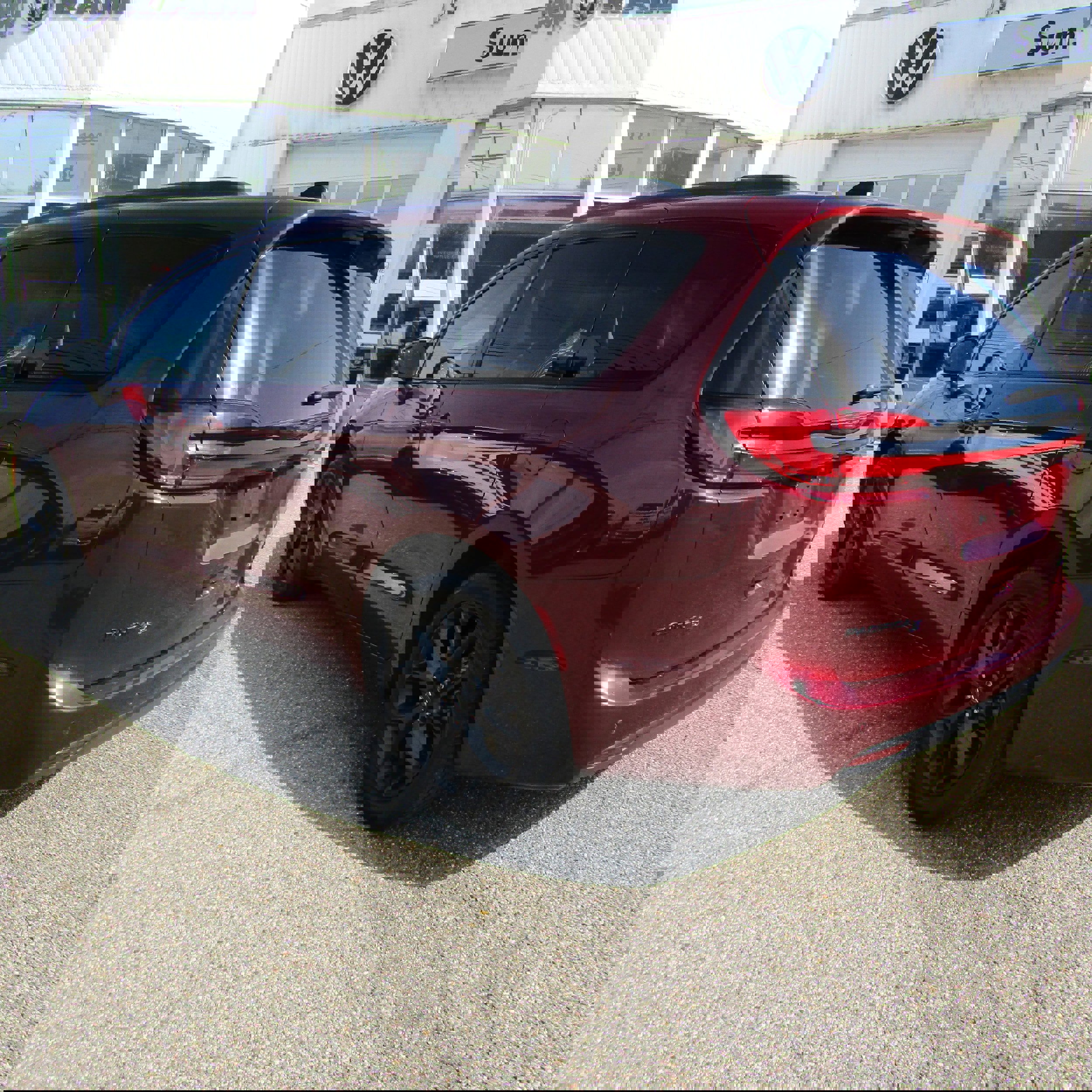 Used 2023 Chrysler Pacifica Touring-L w/ S Appearance Package image 5