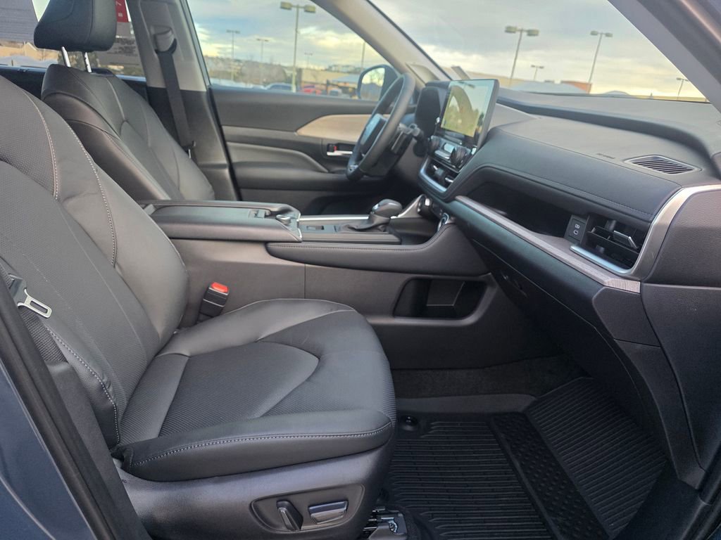 Used 2026 Toyota Grand Highlander Platinum image 27