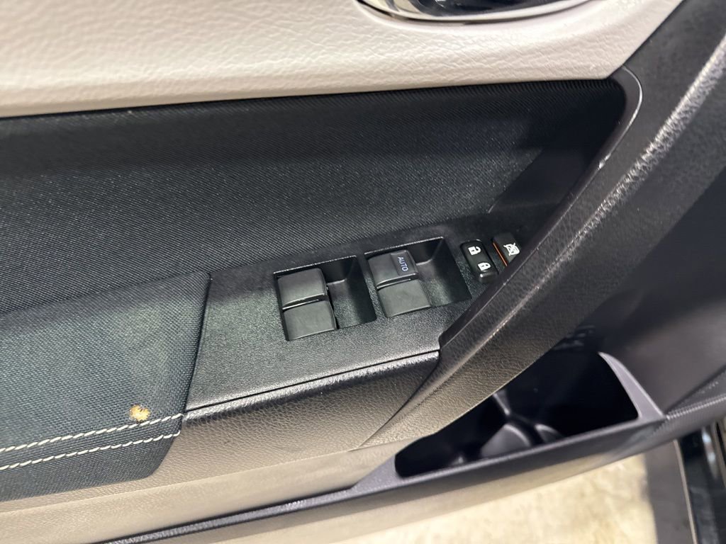 Used 2017 Toyota Corolla L image 27