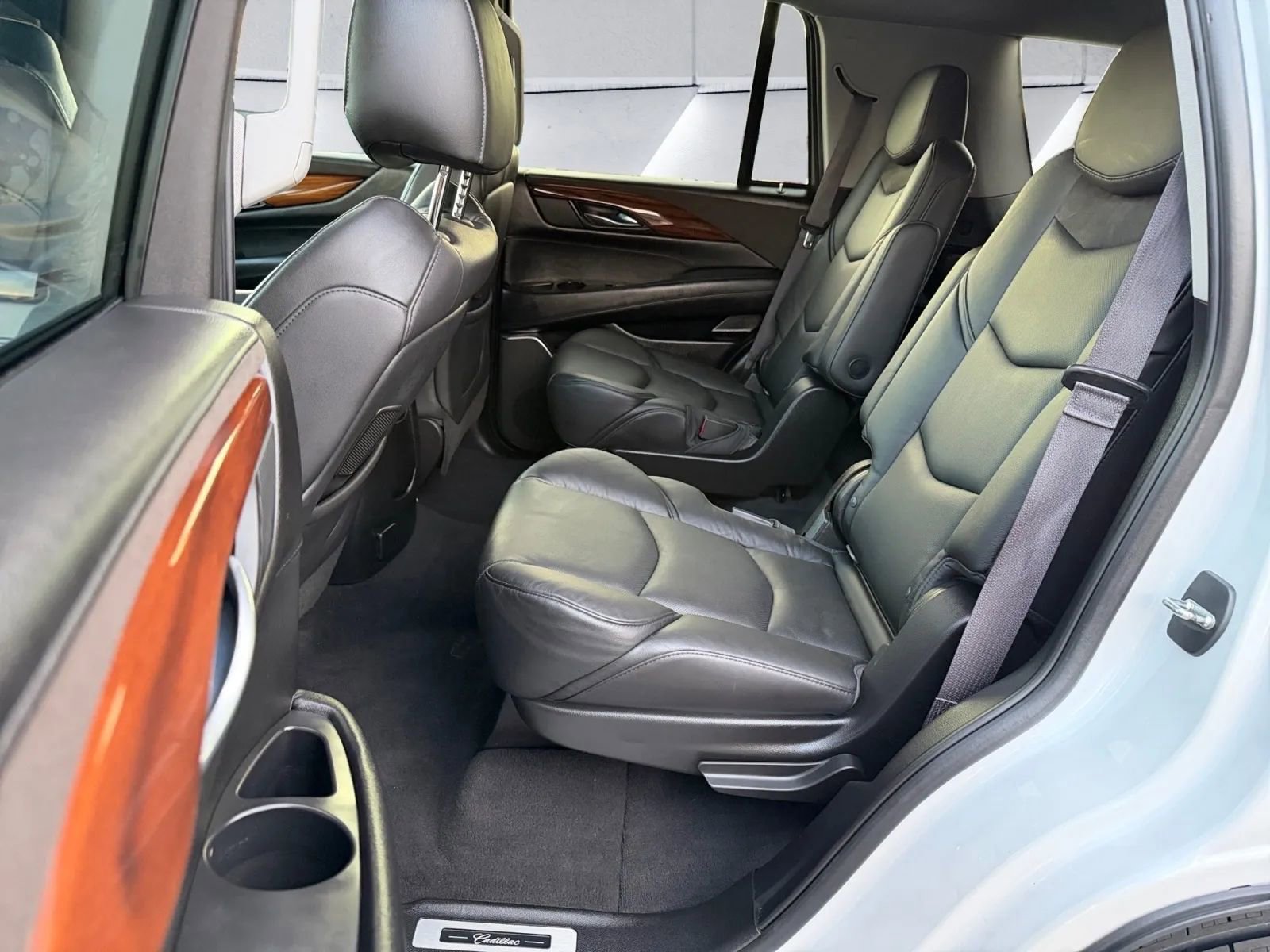 Used 2016 Cadillac Escalade Luxury image 21