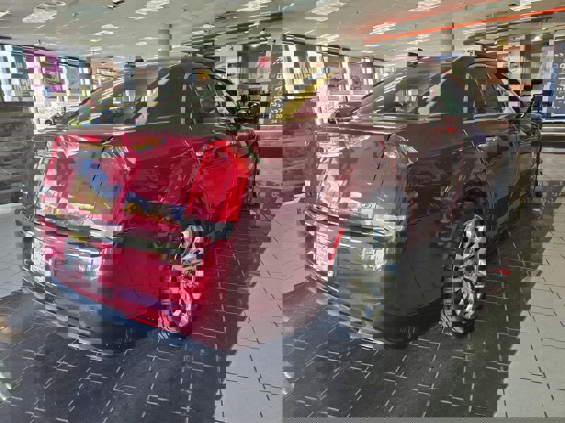 Used 2017 Chrysler 300 C w/ Harman/Kardon Audio Group image 4