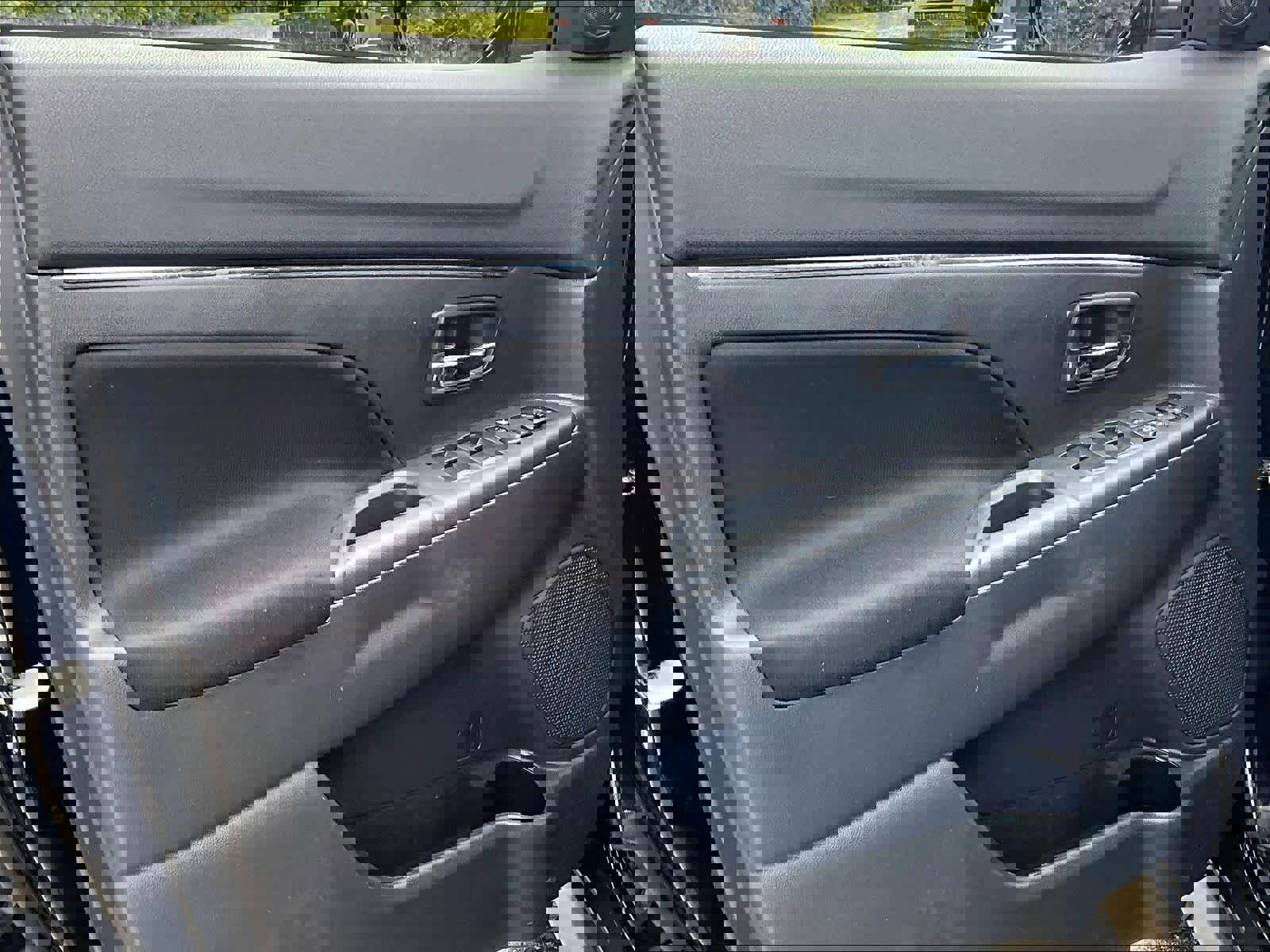 Used 2025 Mitsubishi Outlander Sport ES image 9