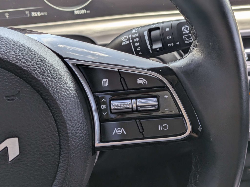 Used 2024 Kia Seltos EX FWD image 23