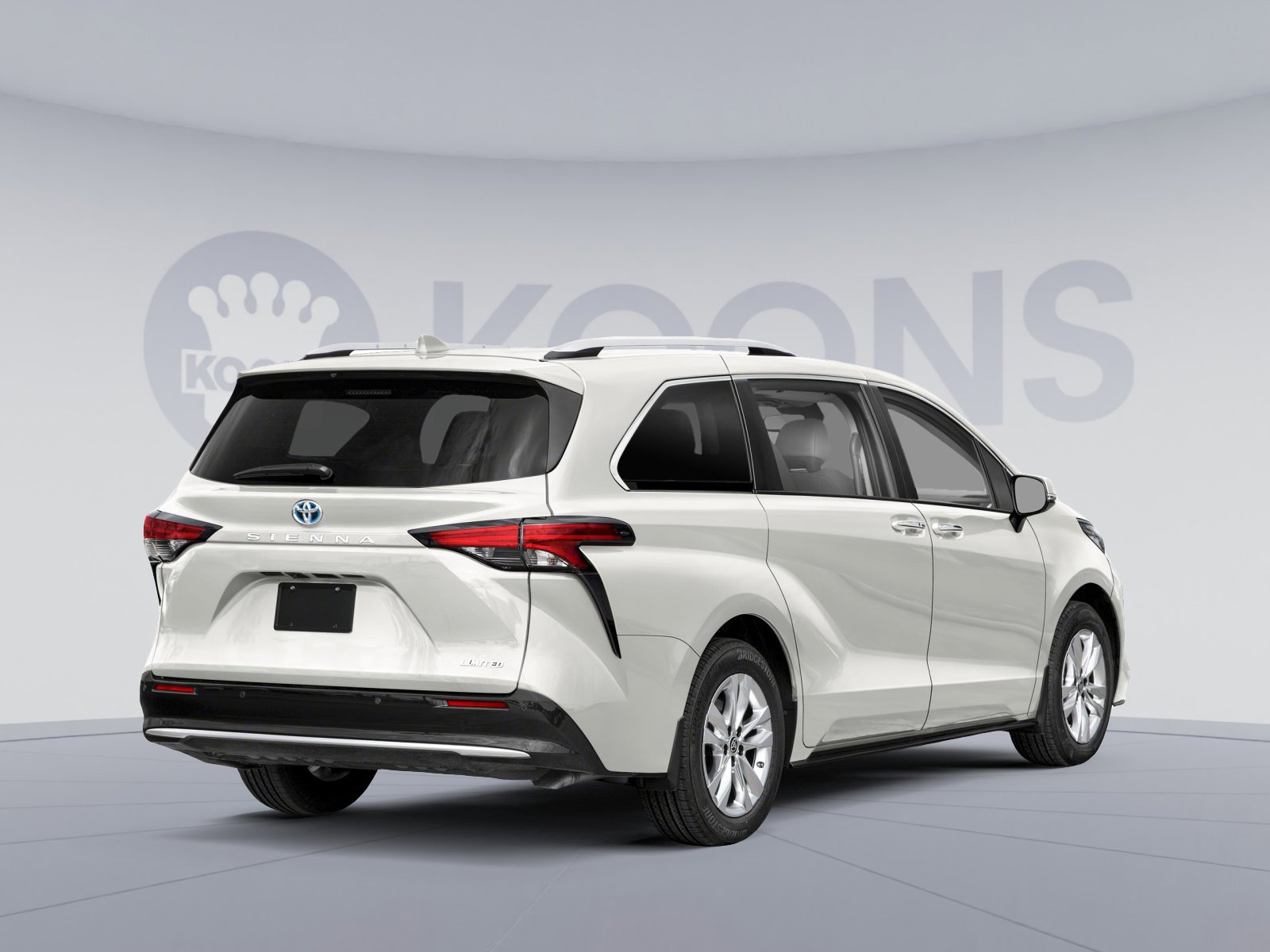 Used 2021 Toyota Sienna Limited image 2