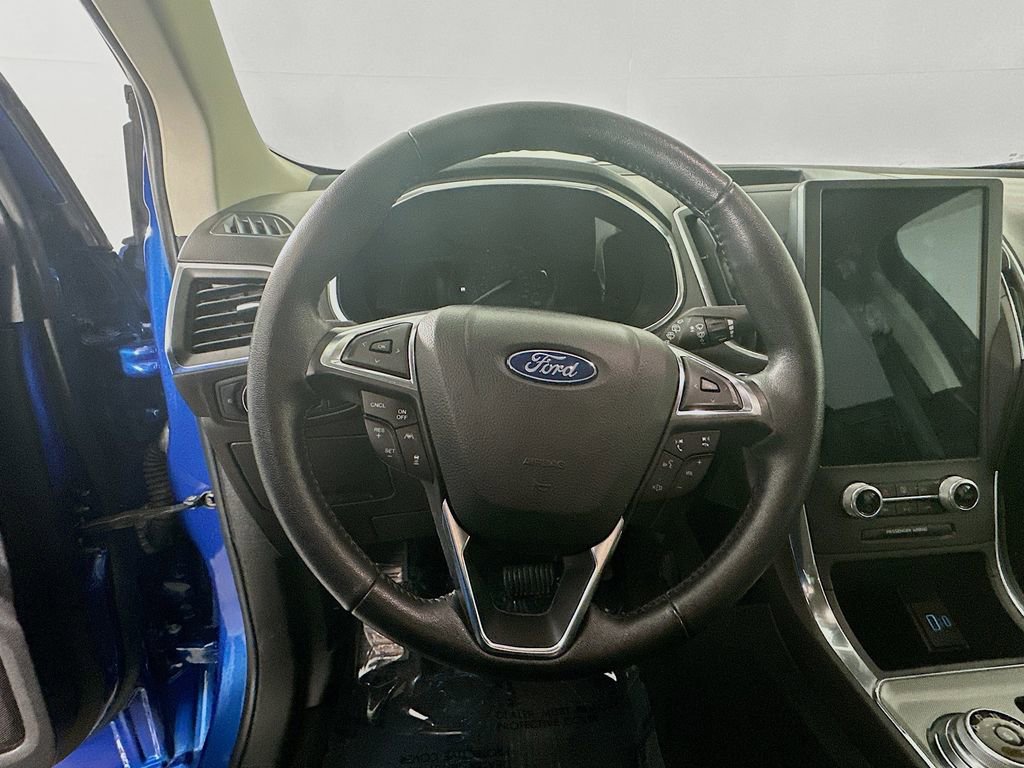 Used 2021 Ford Edge Titanium image 16