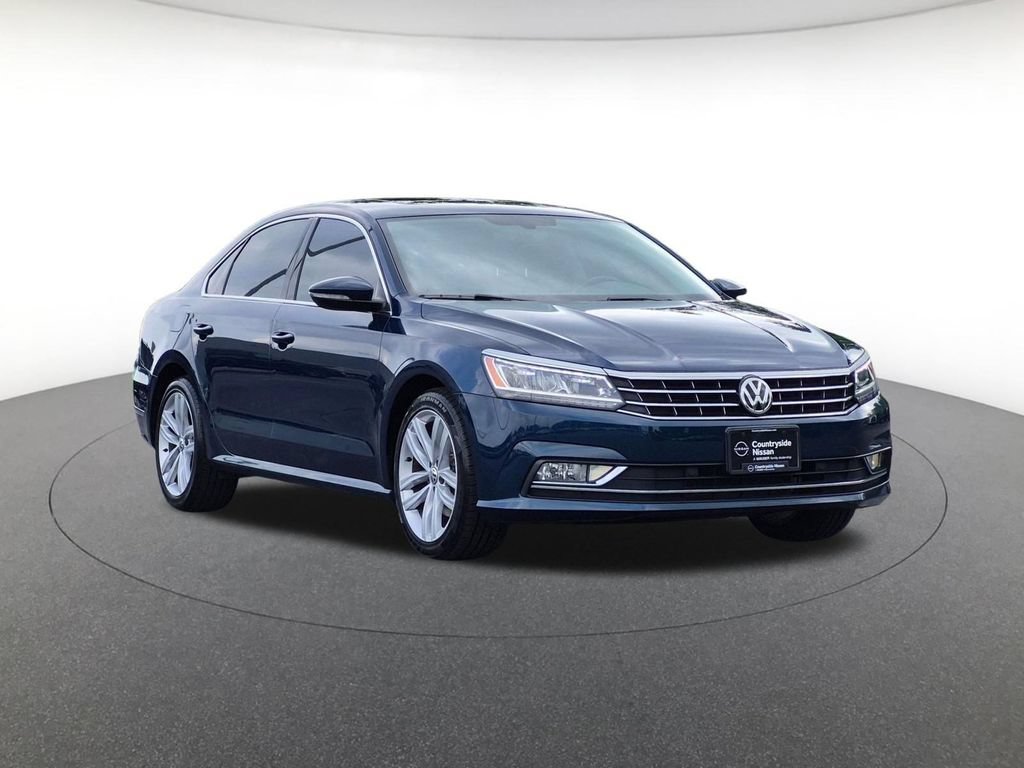 Used 2018 Volkswagen Passat 2.0T SE FWD image 3