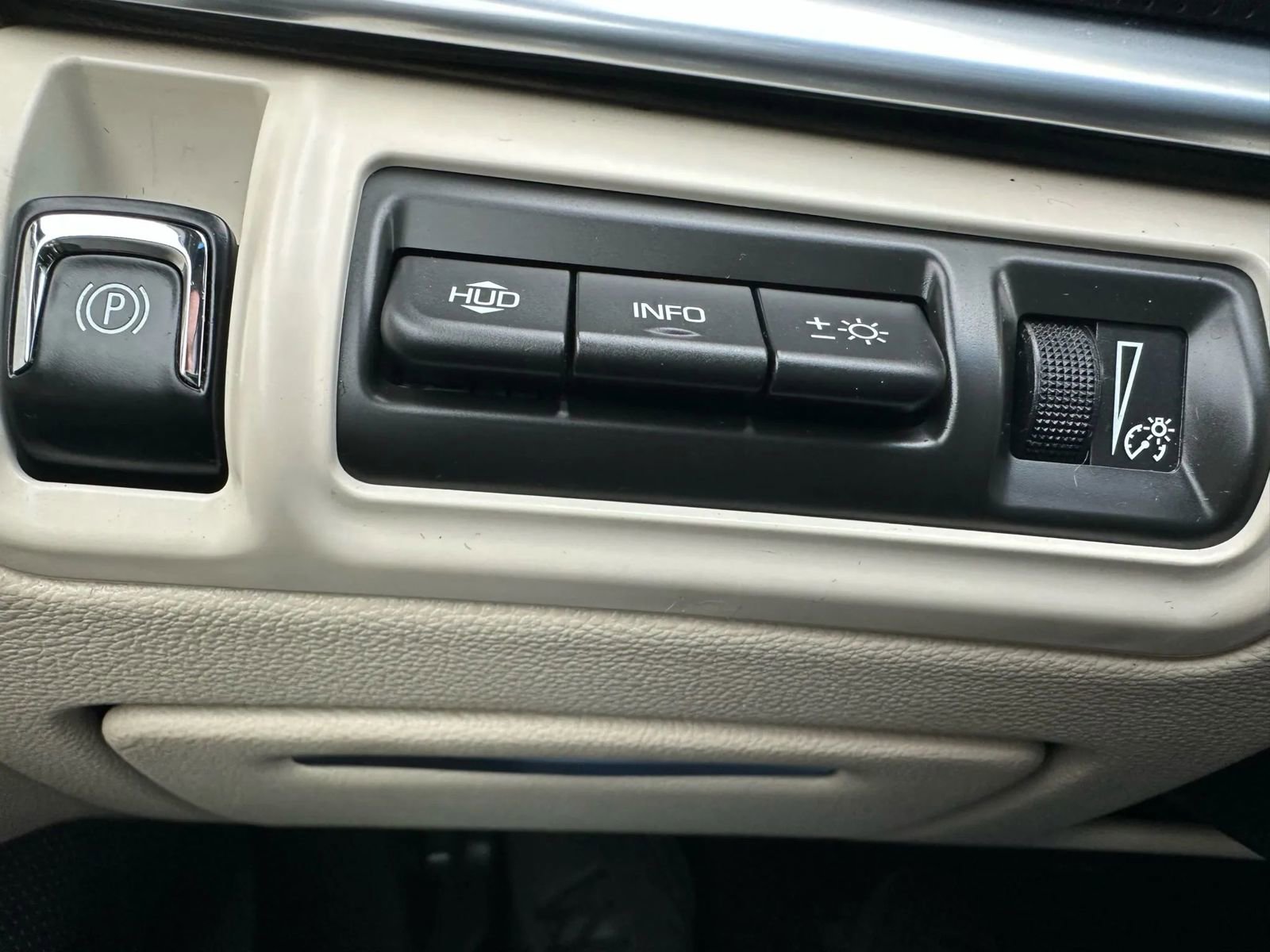 Used 2016 Cadillac XTS Vsport Platinum image 25