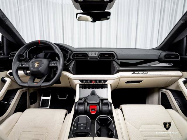 Used 2025 Lamborghini Urus S AWD/4WD image 32