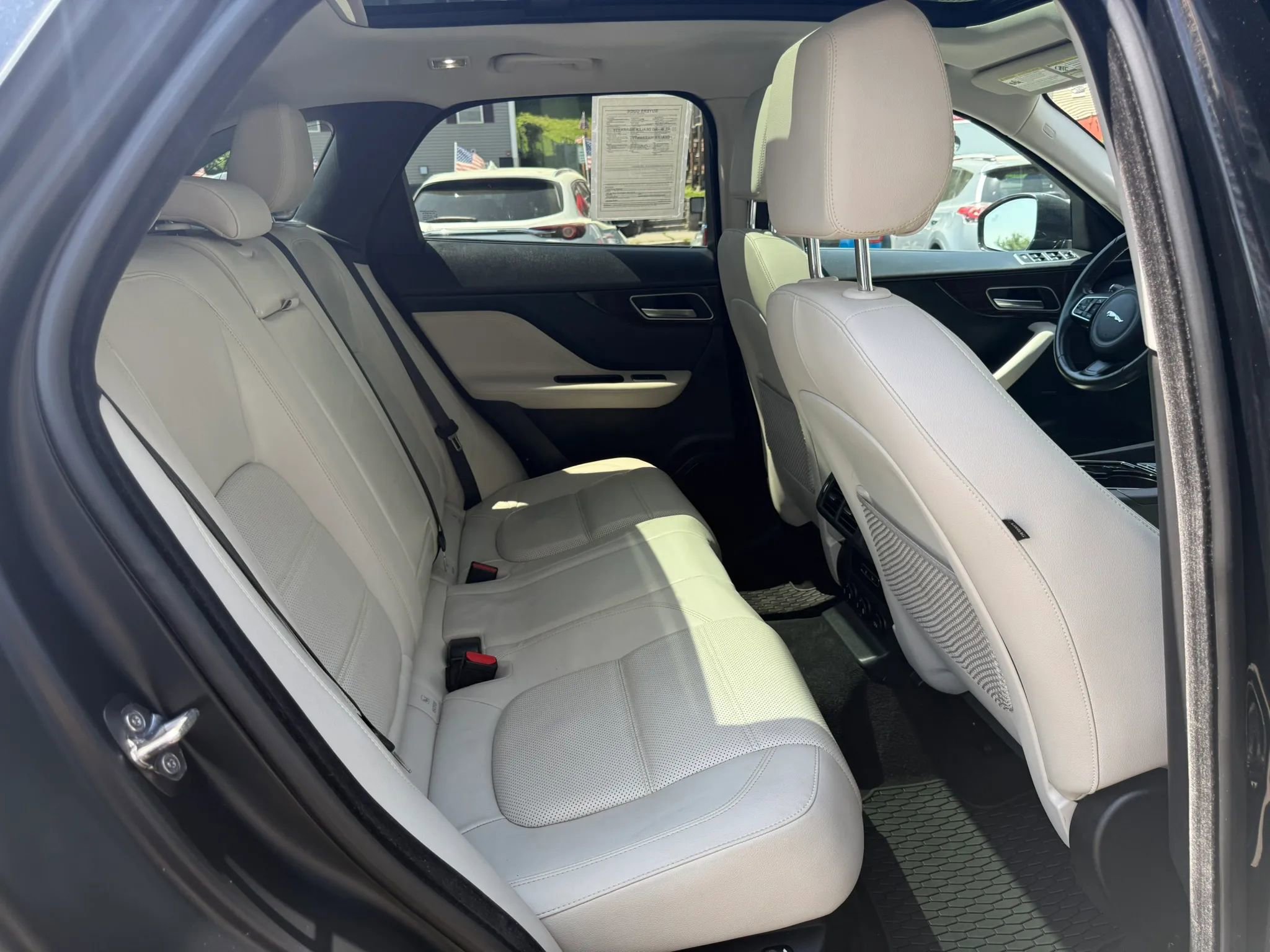 Used 2017 Jaguar F-PACE Prestige AWD/4WD image 36
