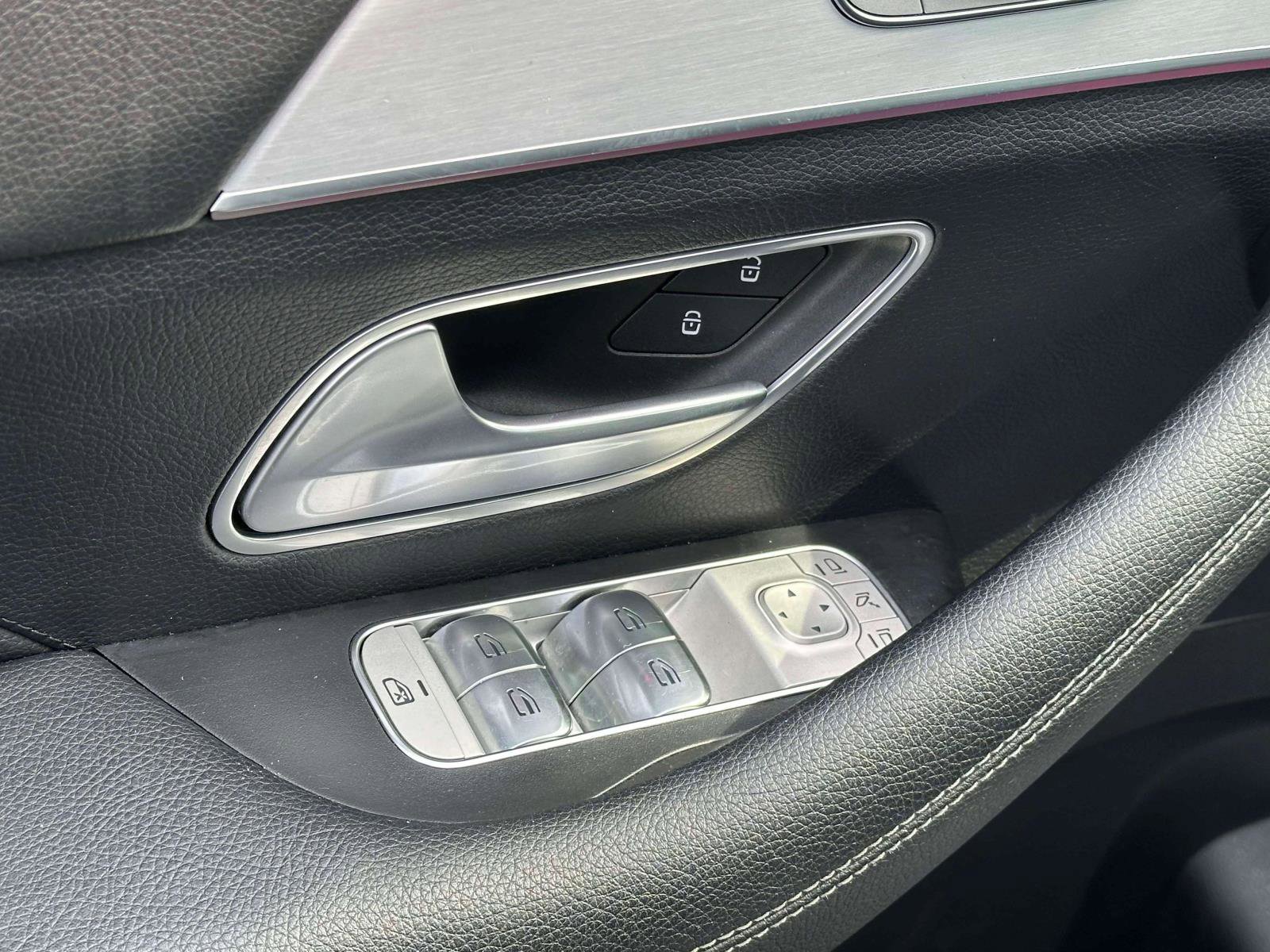 Used 2024 Mercedes-Benz GLE 450e GLE 450e Plug-In Hybrid 4MATIC image 16