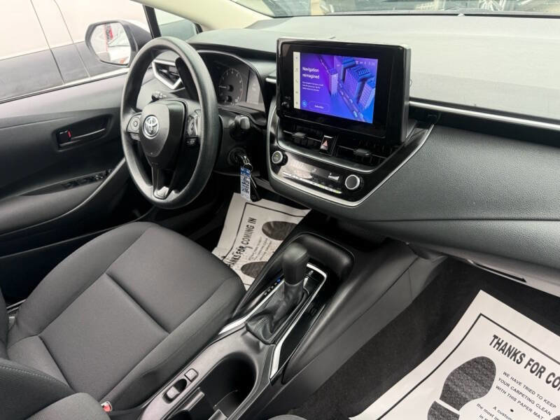 Used 2025 Toyota Corolla LE image 10