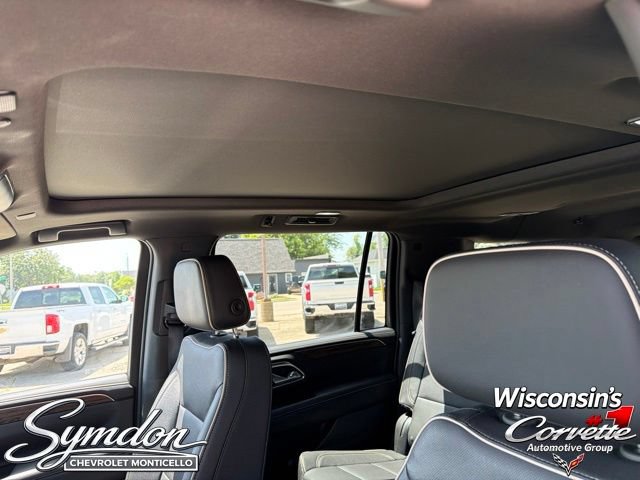 Used 2023 Chevrolet Suburban Premier AWD/4WD image 15