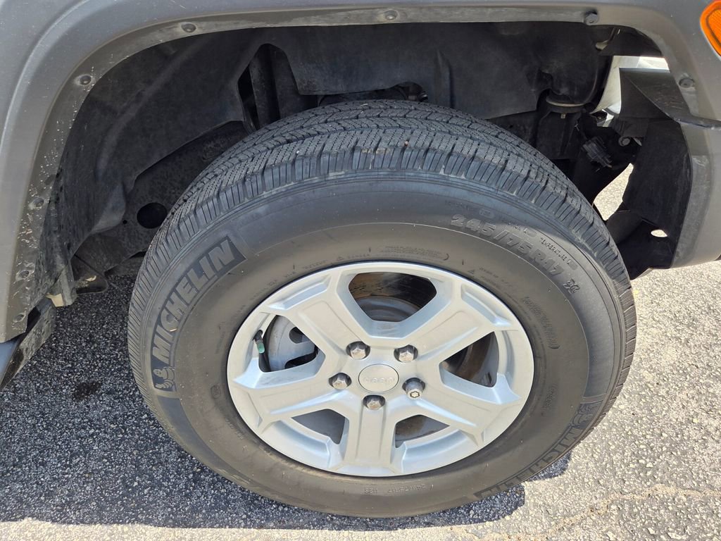 Used 2019 Jeep Wrangler Unlimited Sport AWD/4WD image 18