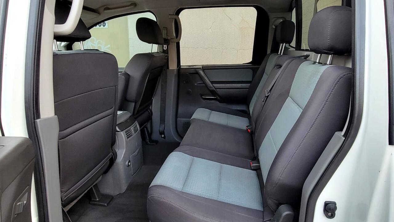 Used 2007 Nissan Titan SE image 24