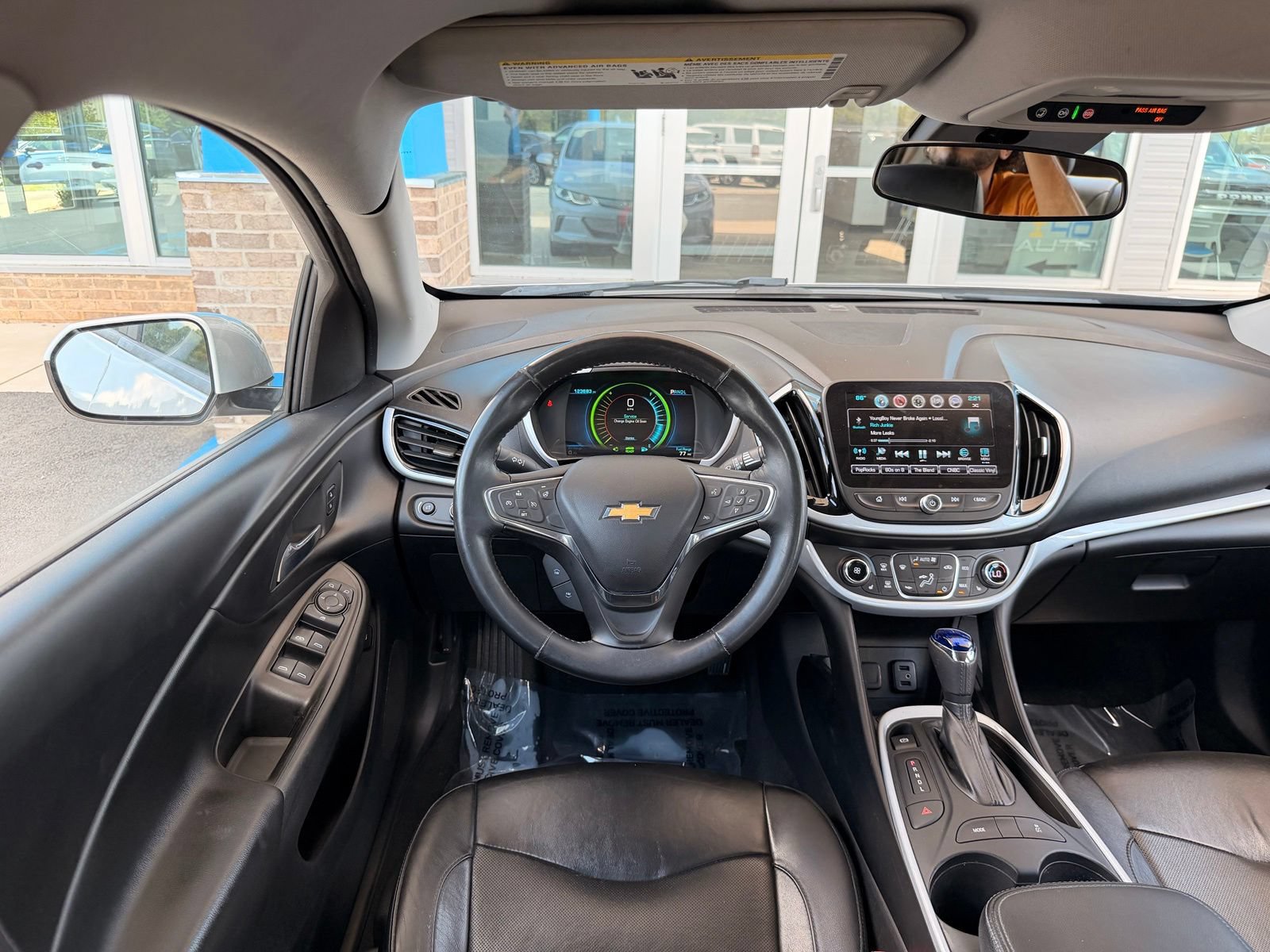 Used 2017 Chevrolet Volt LT w/ Comfort Package FWD image 26