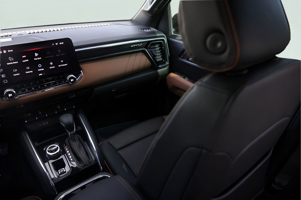 Used 2026 GMC Canyon AT4 w/ Technology Plus Package image 29