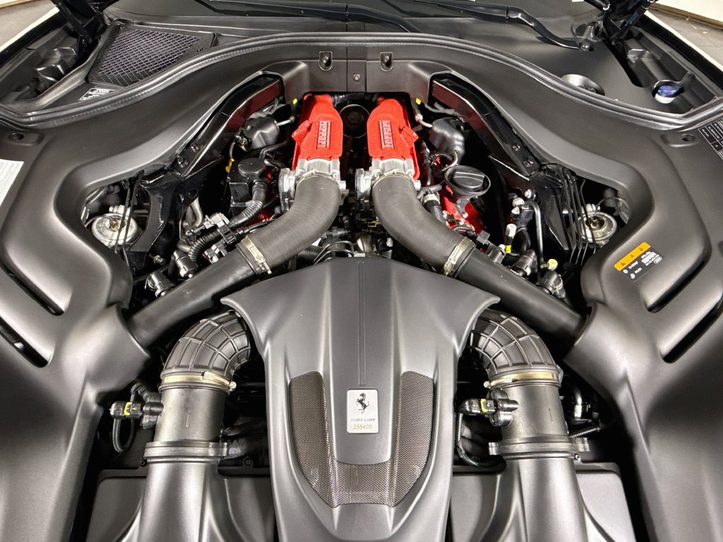 Used 2020 Ferrari Portofino RWD image 5