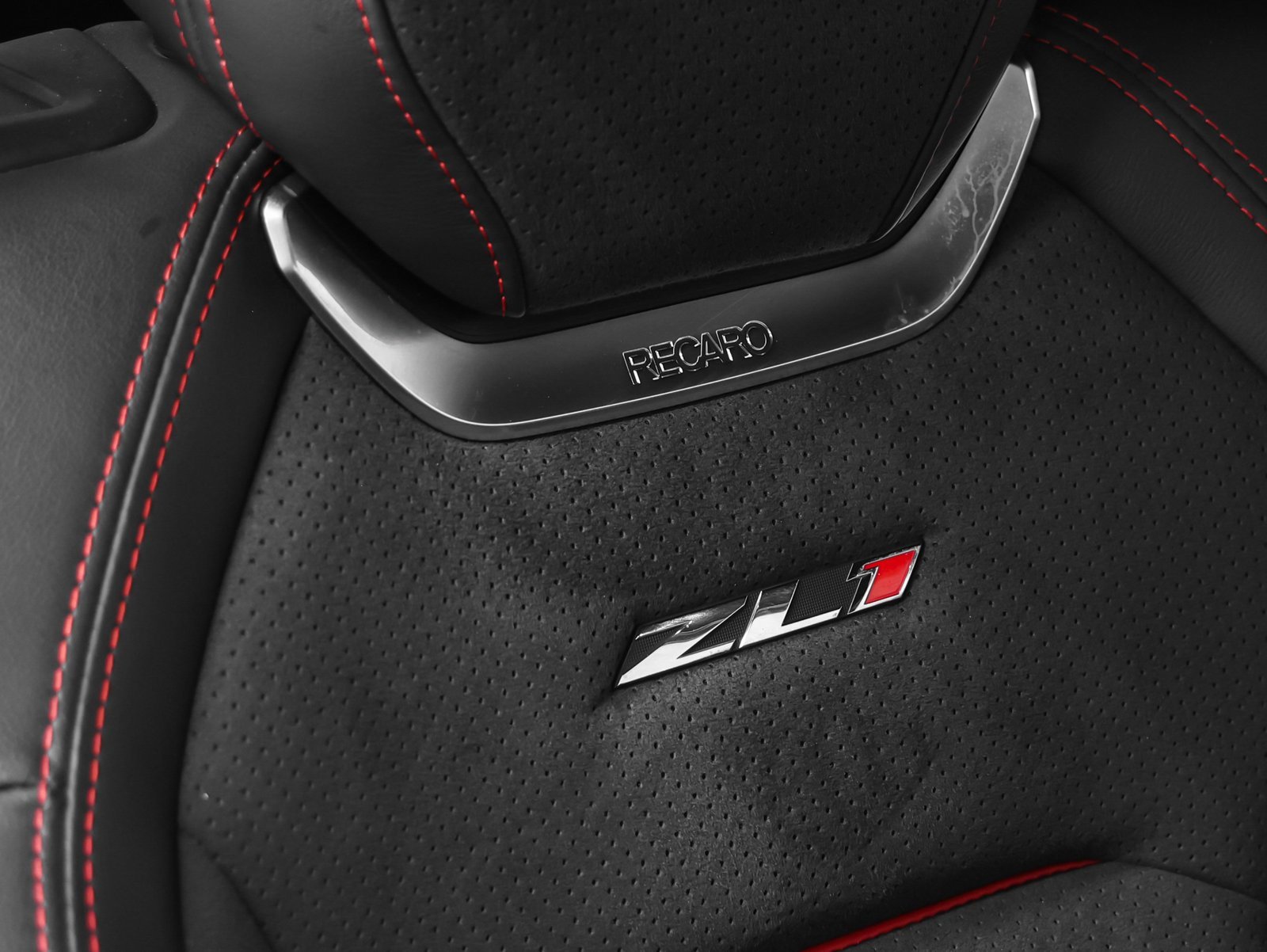 Used 2018 Chevrolet Camaro ZL1 image 32