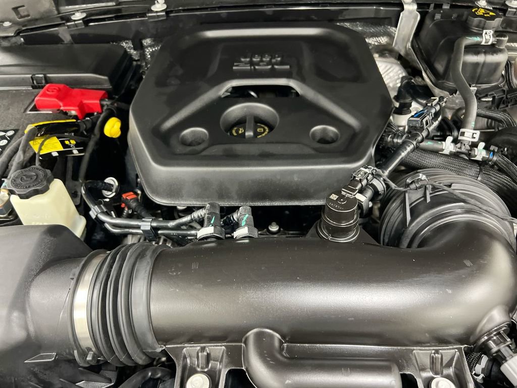 Used 2025 Jeep Wrangler Sahara image 24