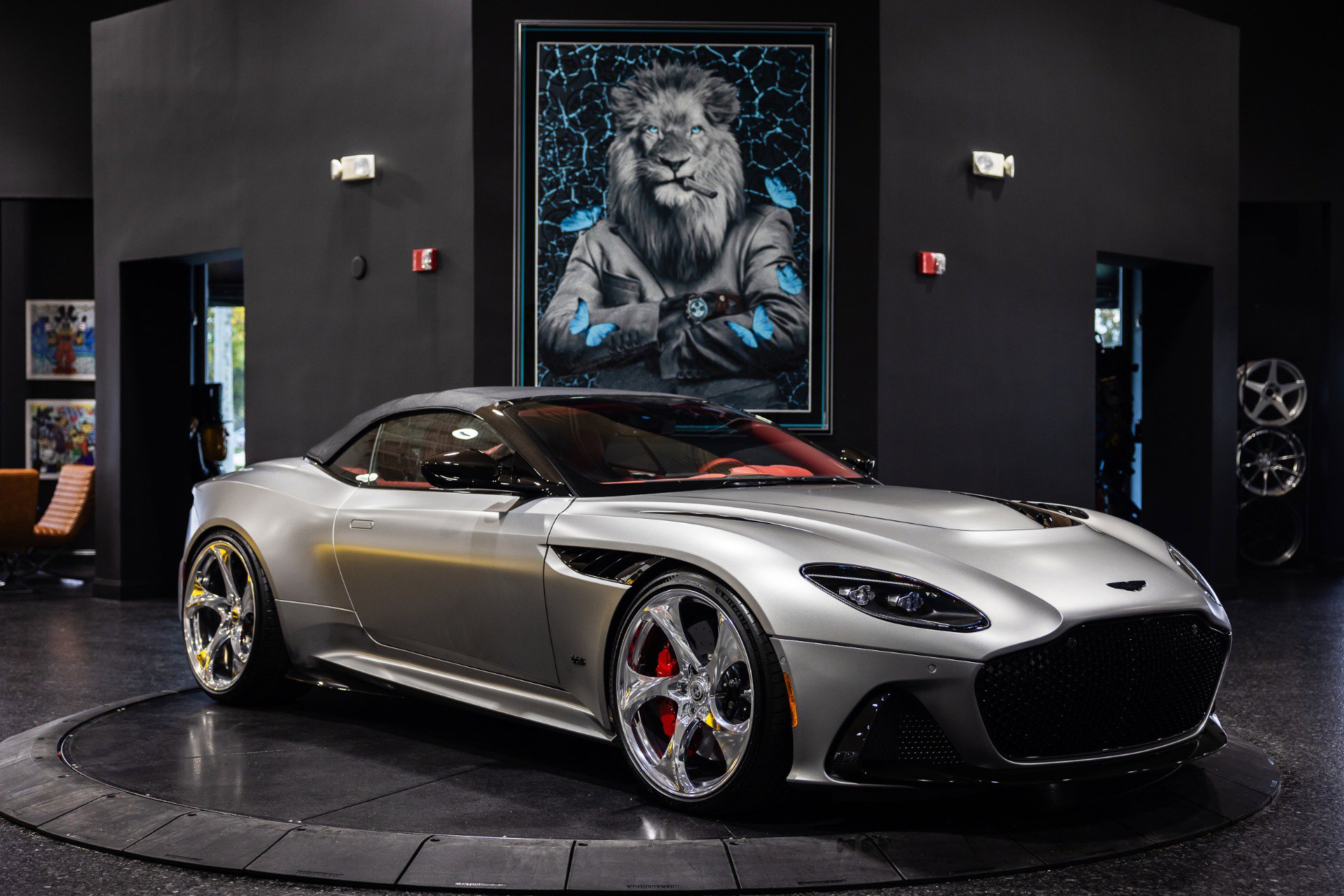 Used 2023 Aston Martin DBS Superleggera Volante image 7