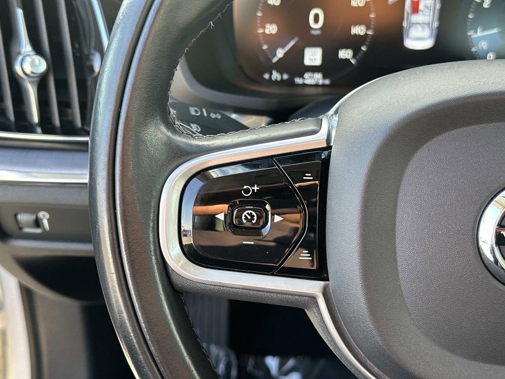 Used 2020 Volvo S60 T6 Momentum image 16